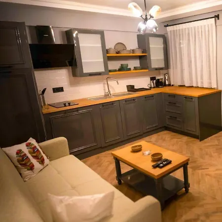 Talles Suit Çeşme