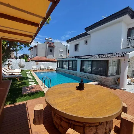 Talles Suit Hotel Çeşme