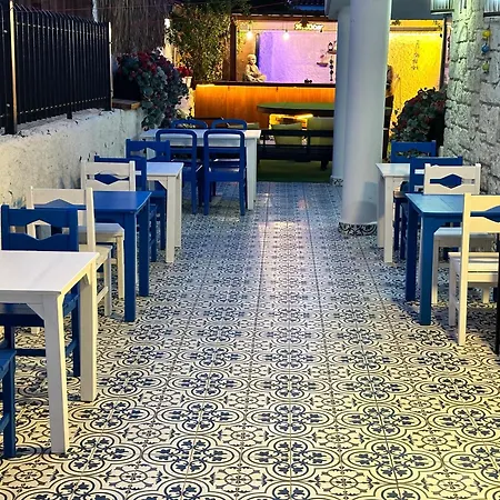 Talles Suit Çeşme
